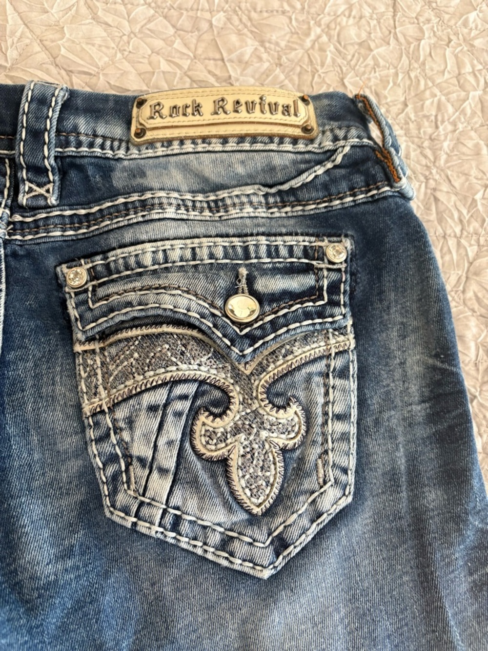 Rock Revival Women's Boot Cut Jeans Size 30 Medium Blue Wash Embellished Pocket